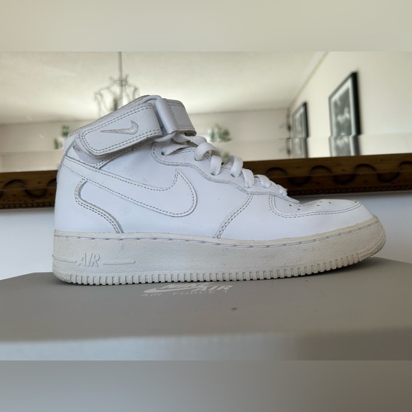 Nike Air Force 1’s - Picture 3 of 6